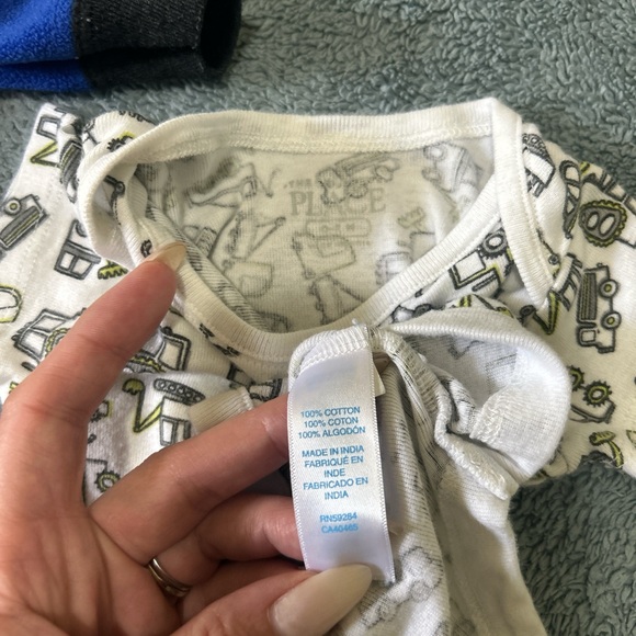 BABY BOY CLOTHES LOT - 3 PIECES | SIZE 0-3 MONTHS | CARTER'S, TCP - Picture 4 of 5